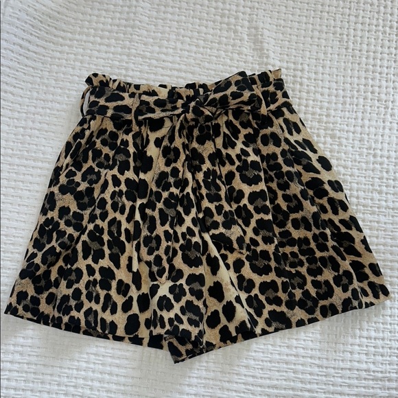 Zara Leopard Print High Waist Shorts - Picture 1 of 10